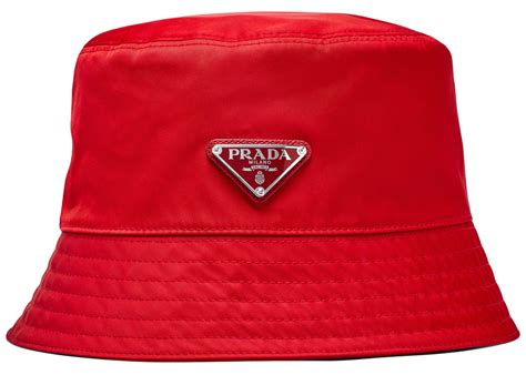 prada red hat